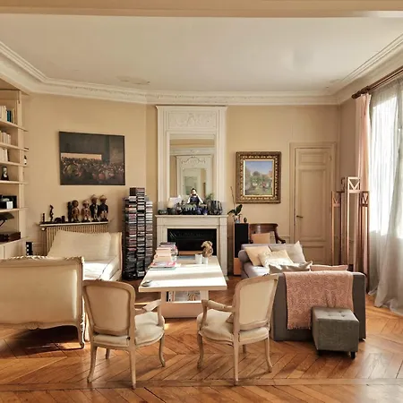 Privatunterkunft 2 Private In An Elegant Haussmannian Paris