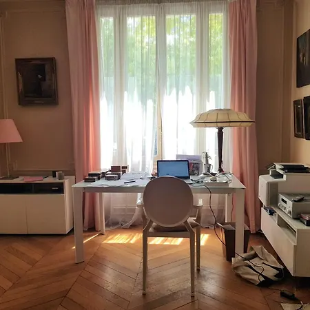Privatunterkunft 2 Private In An Elegant Haussmannian