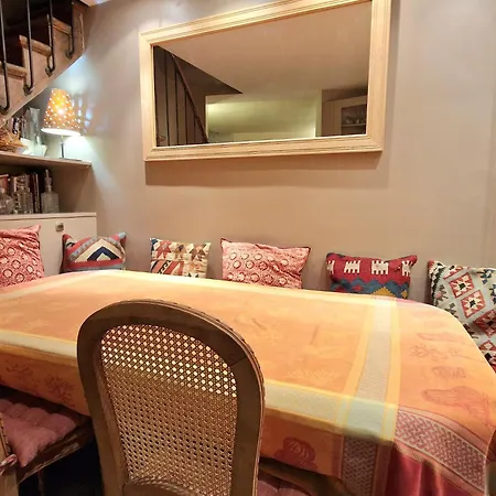 2 Private In An Elegant Haussmannian Séjour chez l'habitant *