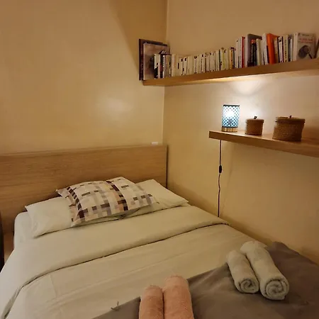 2 Private In An Elegant Haussmannian Privatunterkunft